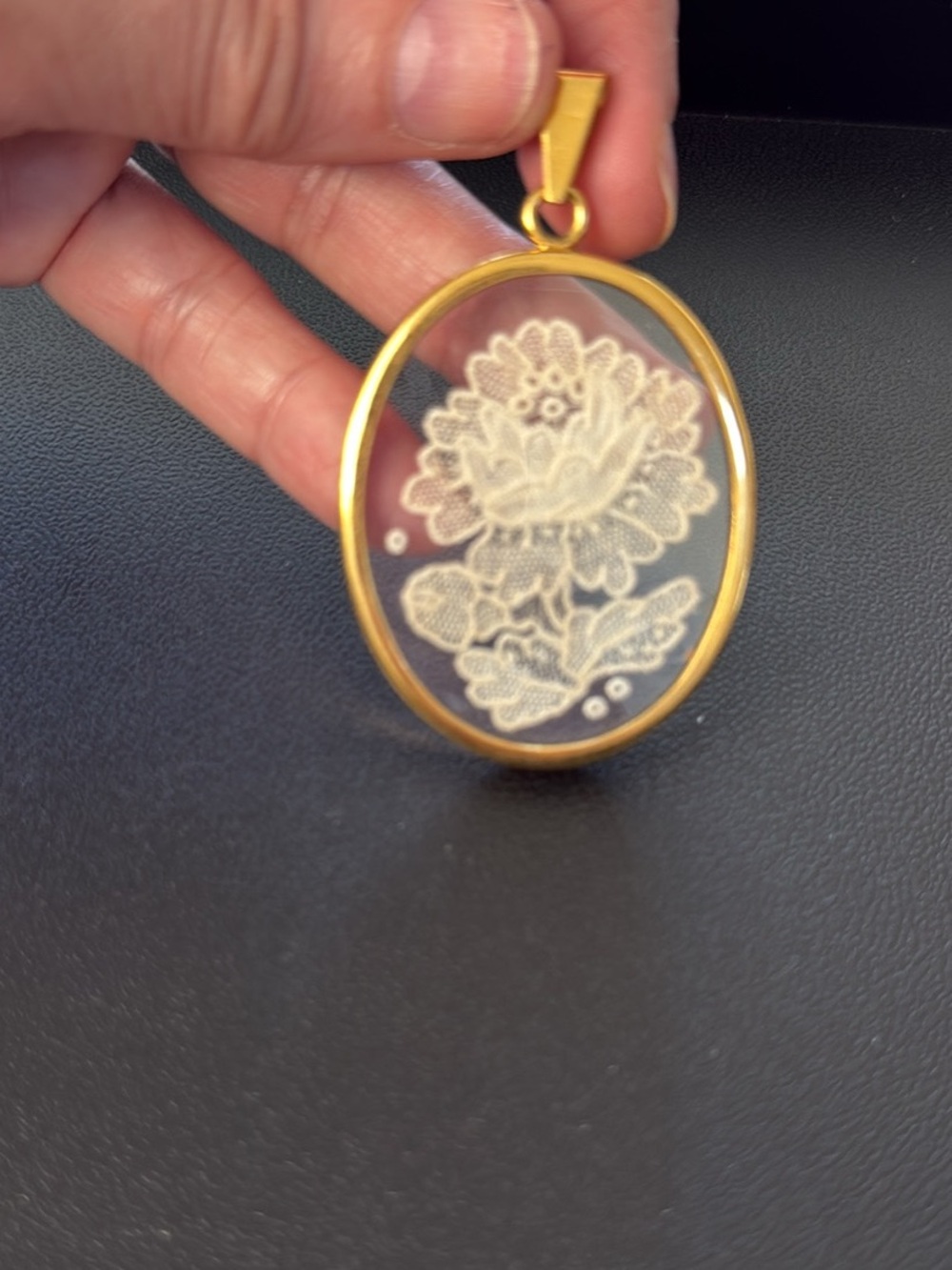 Vintage Gold-Tone Floral Lace Oval Pendant Elegant Women Jewelry Unique